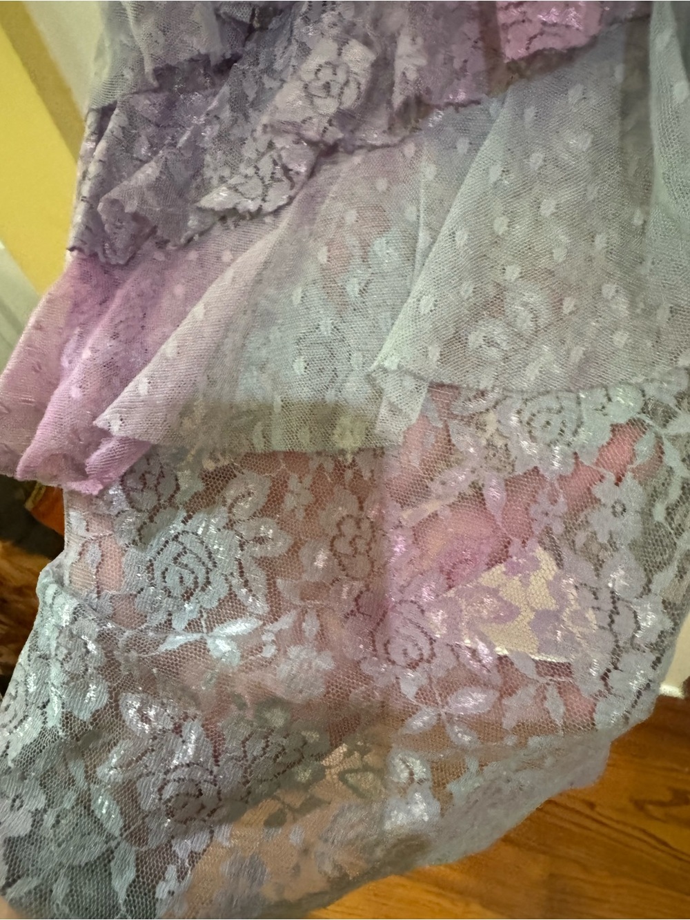 Eyeshadow Lace Tank Top in Lavender - Picture 6 of 6